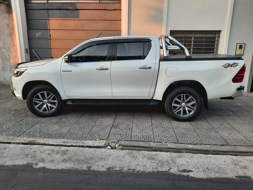 Imagen 8 de 20 de Toyota Hilux 2019 2.8 Cd Srx 177cv 4x4
