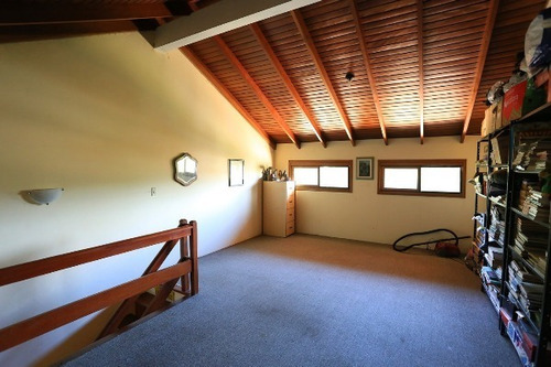 Casa Em Espírito Santo Com 3 Dormitórios - Mi17058