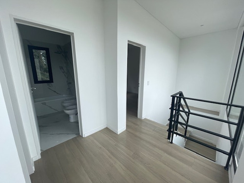 Imagen 7 de 14 de Venta - Casa Lote 28 En Lares De Canning