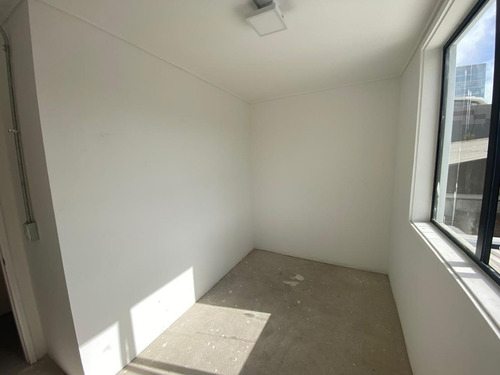 Excelente Local En Arriendo 2 Oriente Entre 12 Y 13 Norte.