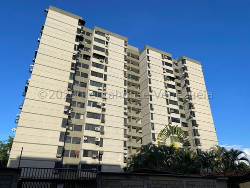 Apartamento En Venta, Urb. San Jacinto, Maracay 24-11345 Yr