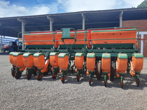 Imagem 4 de 5 de Plantadeira Stara Vitótia 5400 13 X 45.