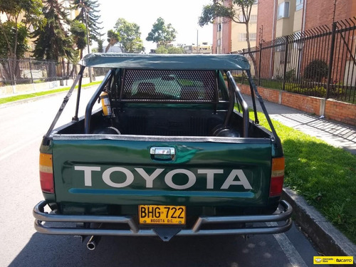 Toyota Hilux Mt 2.4