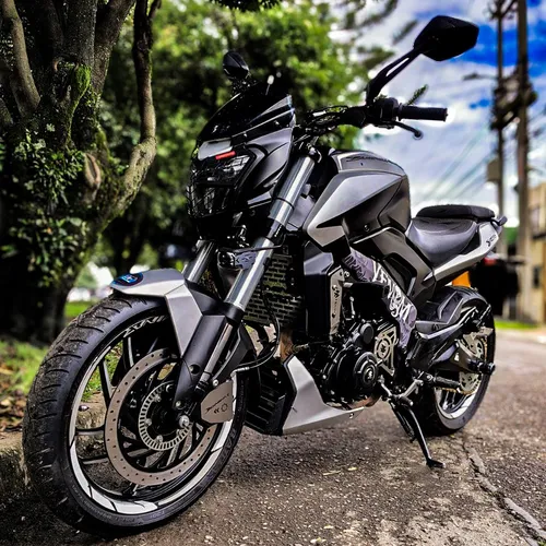 Bajaj Dominar 400 Plata Mate 2023