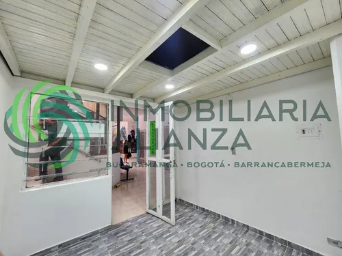 Local En Arriendo En Centro. Cod A16866