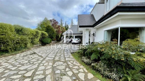 Imagen 5 de 30 de Casa Con Vista Lago Y Volcan En Venta De 5 Dorm. En Pucón