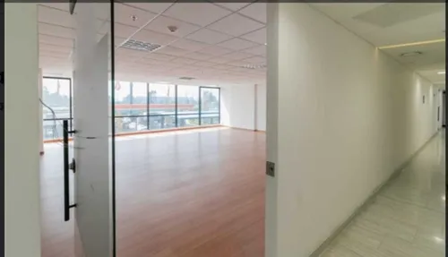 Oficina En Arriendo De 97m2, 2 Parqueaderos.. Cod V4927