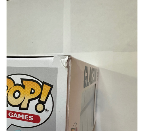 Funko Pop! Games Pokémon: Glaceon #921 (flocked) Detalle (Usado)
