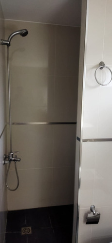 Imagen 9 de 12 de Apartamento De Un Dormitorio En Malvín, Amplio Y Luminoso, Se Alquila - Garantía: Contaduría O Anda