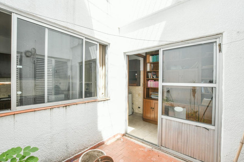 Departamento De Escalera En Venta De 4 Dormitorios En Barrio Martin - Centro