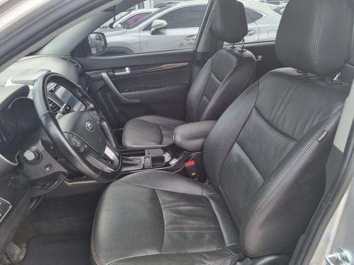 Imagen 5 de 15 de Kia Sorento Coreana