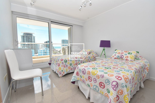 Imagen 12 de 24 de Venta Apartamento 4 Dormitorios Alexander Punta Del Este