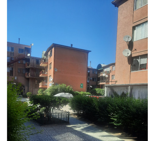 Condominio Las Palmas , Depto. Con Estacionamiento