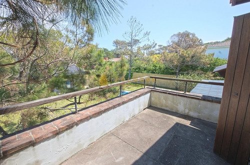 Casa En Alquiler De 4 Dormitorios, Piscina Y Barbacoa En San Rafael.- Ref: 3875