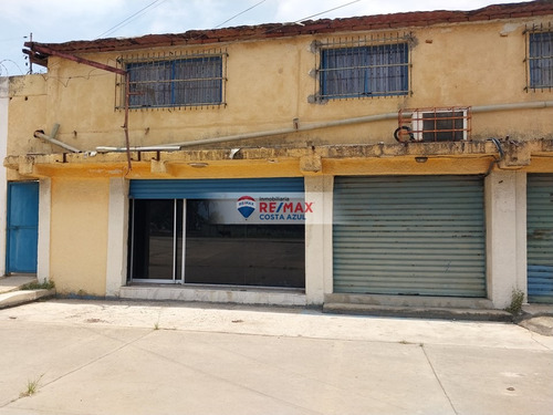 En Venta Local Comercial Via Principal, Kilometro 60, Sector Bomba H, Tucacas.