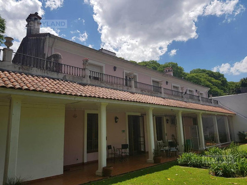 Casa 5 Ambientes En Venta - S.isi.-centro