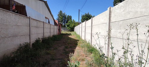 Casa En Venta De 2 D, 1 B, Amplio Patio, En Villa Alegre