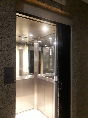 Imagen 2 de 16 de Departamento 2 Amb Interno En El Centro Sobre Peatonal San Martin A Reciclar