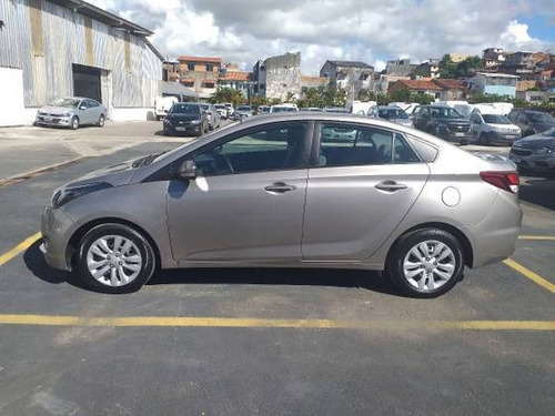 Imagem 9 de 10 de Hyundai Hb20s 1.6 Comfort Plus 16v Flex 4p Automático