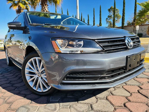Imagen 4 de 14 de Volkswagen Jetta 2017 2.5 Trendline Mt
