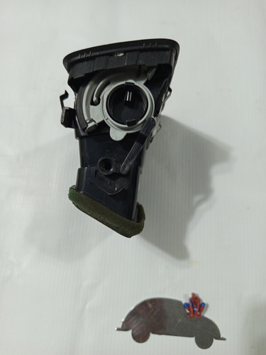 Rejilla O Difusor De Aire Para Tablero De Jetta A6 Derecha (Usado)