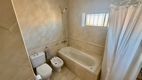 Venta Casa 3 Dormitorios Capitan Bermudez Cochera