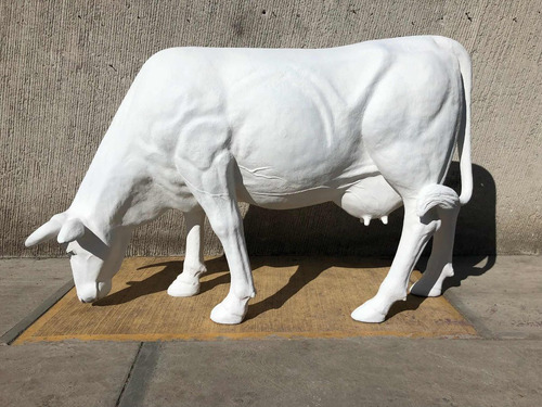Animales Disecados 100% Artificiales Vaca Fibra De Vidrio Blanco