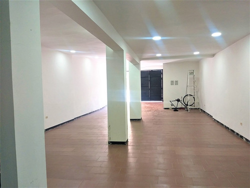 Imagen 5 de 9 de Las Acacias Se Alquila Local 108 M2 ¡ Gran Oportunidad