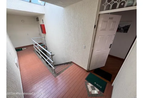 Apartamento En Modelia Occidental Rah Co: 25-143