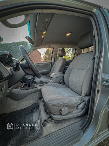 Imagen 12 de 14 de Toyota Hilux Sr 4x4 3.0tdi