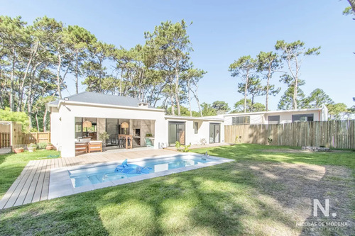 Casa De 4 Dormitorios En San Rafael, Punta Del Este 