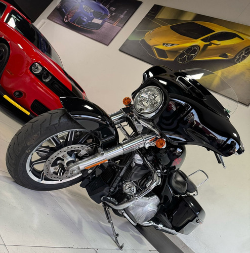 Excelente Harley Davidson Electra Glide 2019