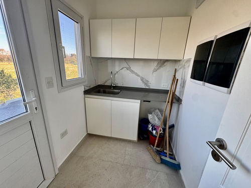Venta De Casa A Estrenar En Barrio Cerrado Village Joven