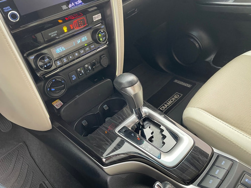 Toyota Hilux SW4 2.8 D-4D TURBO DIAMOND 7L 4X4