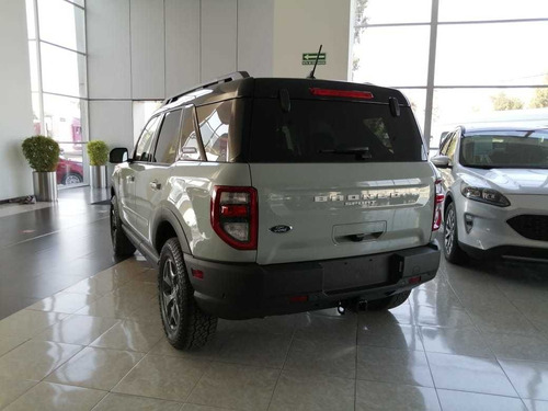 Imagen 4 de 14 de Ford Bronco Badlands 4x4 2021