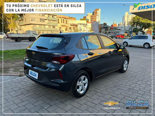 Imagen 5 de 19 de Chevrolet Onix Ls 1.0 2024 Gris Oscuro 0km