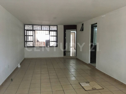 Casa En Venta En Blvd. Delta #2913, Col. Desarrollo El Potrero, León, Gto.