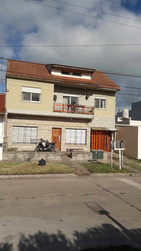 Casa En Venta - 2 Dormitorios 2 Baños - 300mts2 - Mar Del Plata
