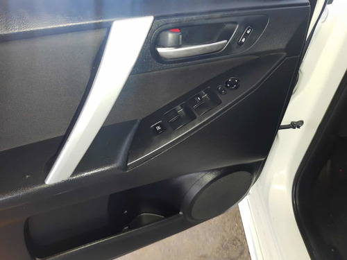 Imagen 5 de 10 de Mazda Mazda 3 2.5 Hb Sport Aut 2013