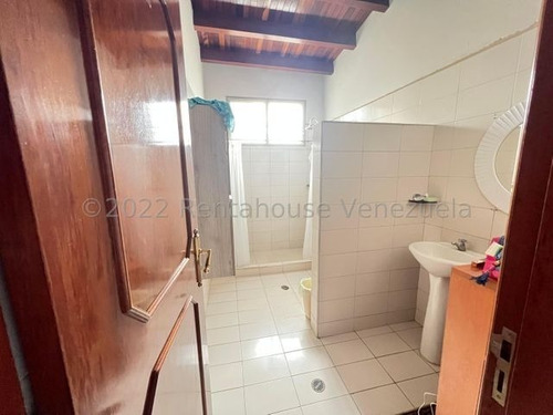 Imagen 10 de 16 de Mayerling Gonzalez Bm Vende Casa Mls #22-27856
