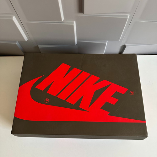 Tenis Air Jordan 1 Low Travis Scott Mocha 41 (Usado)