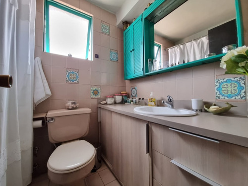 Vendo Casa Estoril 3d/2b+p.servicio Ubicación Full Conectada
