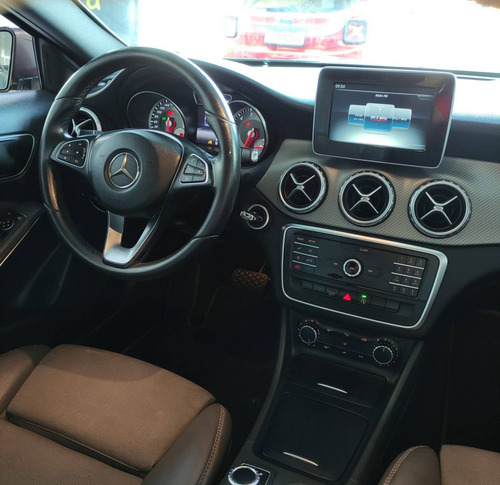 Imagem 6 de 11 de Mercedes-benz Gla 200 1.6 Cgi Style 16v Turbo Flex 4p