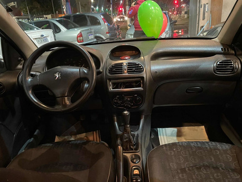 Imagem 7 de 9 de Peugeot 206 Sw 2007 1.4 Presence Flex 5p