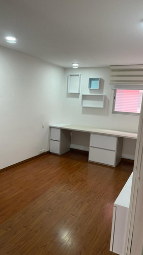 Venta  Apartamento Remodelado Santa Barbara Central, Bogota