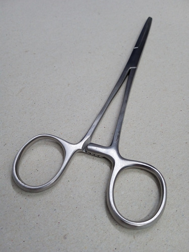 Hemostática Rochester Recta 20 Cm