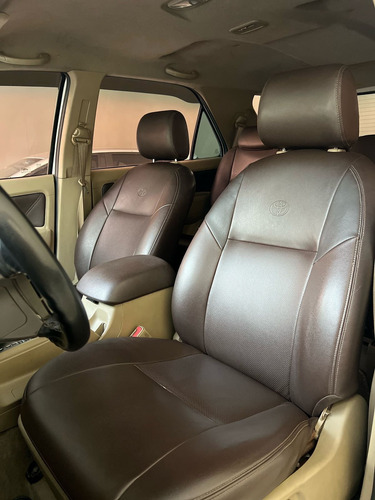 Toyota Hilux SW4 3.0 Srv 7l 4x4 Aut. 5p