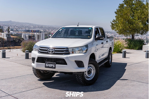 Toyota Hilux 2.7 Cabina Doble Base Mt