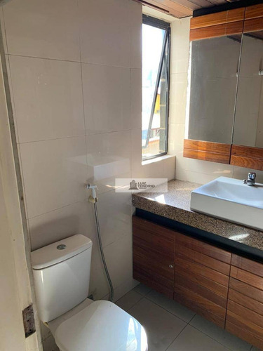 Imagem 10 de 14 de Apartamento À Venda - Ponta Verde - Beira Mar - Com 225 M² - Com 4 Quartos / 2 Suítes - Por R$ 1.150.000 - Ap0003