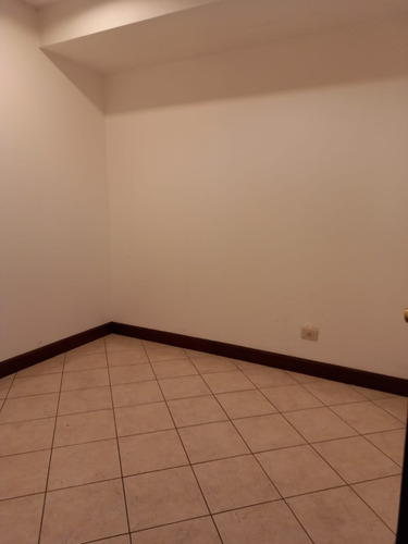 Imagen 2 de 7 de Apartamento En Renta En Zona 10